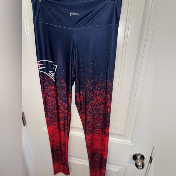 NFL Blue and Red Gradient Leggings with Team Pattern - Picture 4 of 10